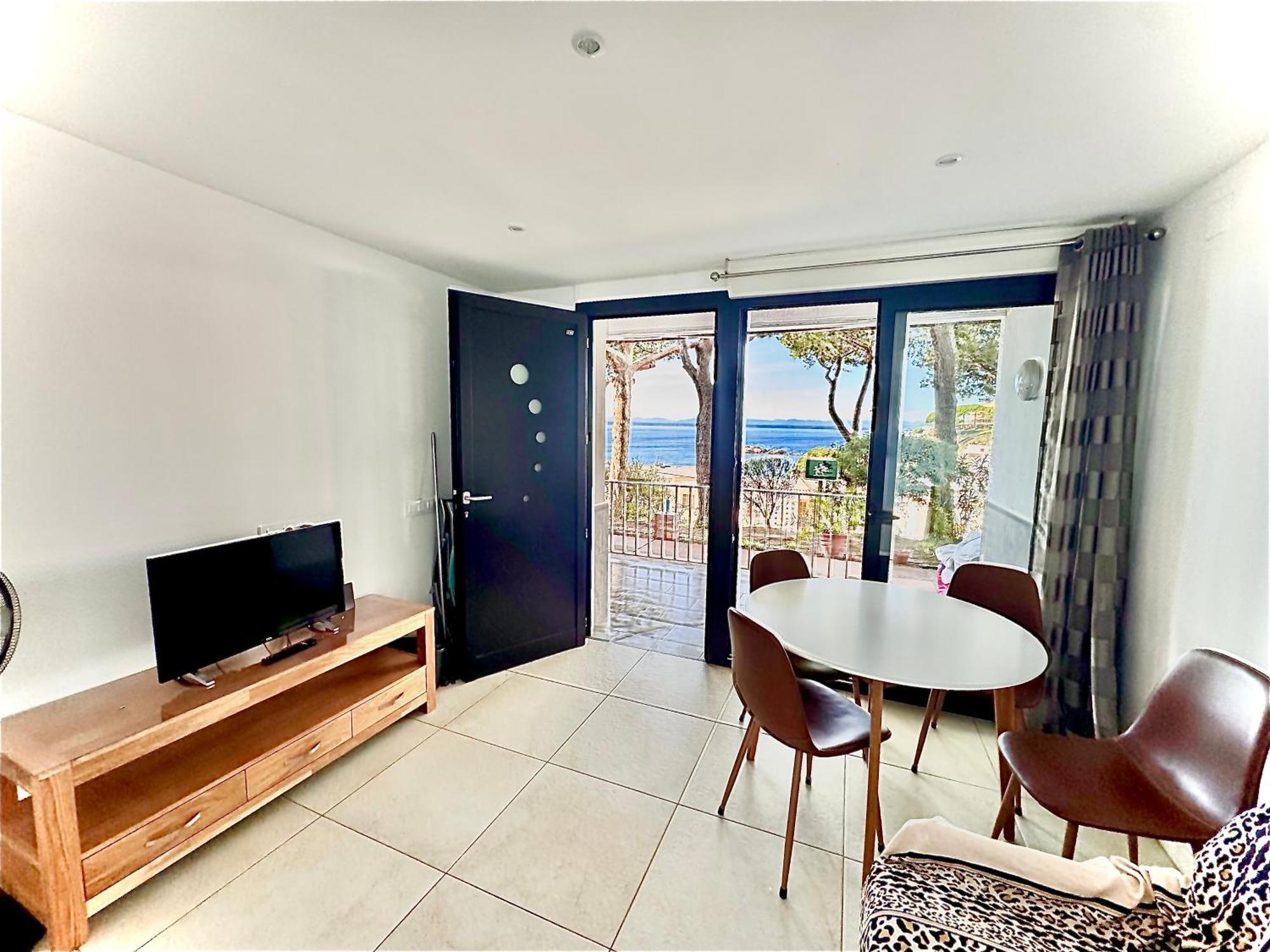 Bernie Apartment Roses Exterior photo