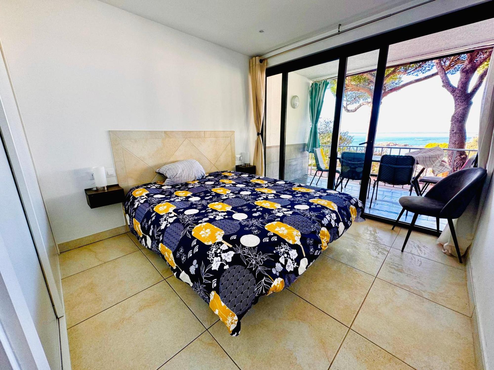 Bernie Apartment Roses Exterior photo